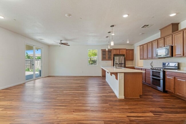 Building Photo - 3760 Orbison Ln