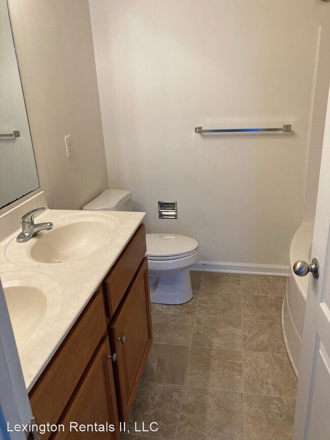 Building Photo - 3 br, 2.5 bath House - 118 Lexington Place