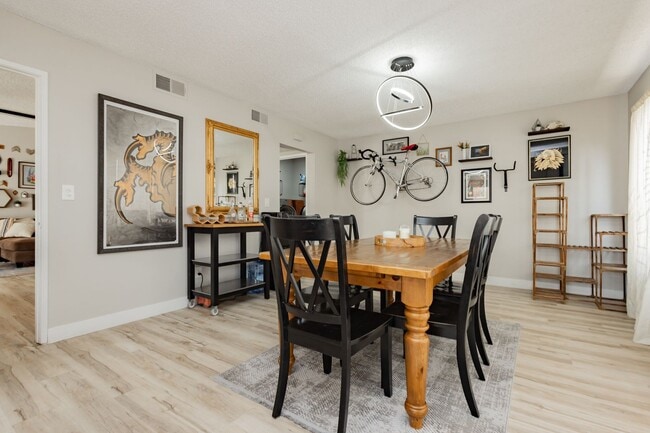 Building Photo - Fully Furnished single story home in Las Vegas with STYLE!