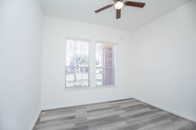 Building Photo - 8810 Rocky Knoll Ln