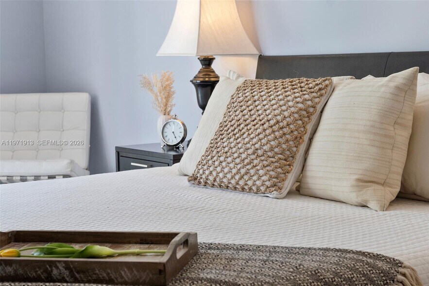 Building Photo - 226 Ocean Dr