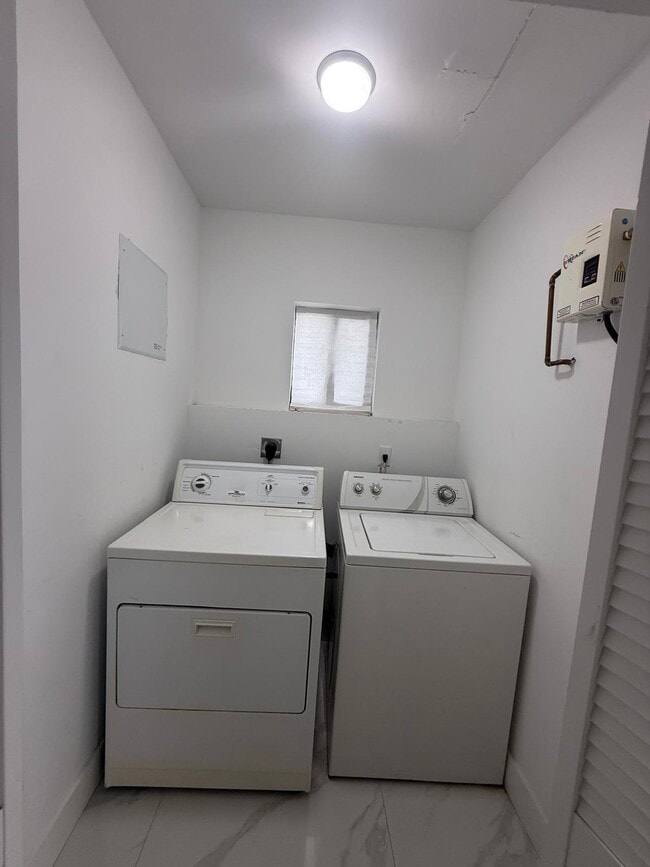 Building Photo - 1970 NW 47th Terrace