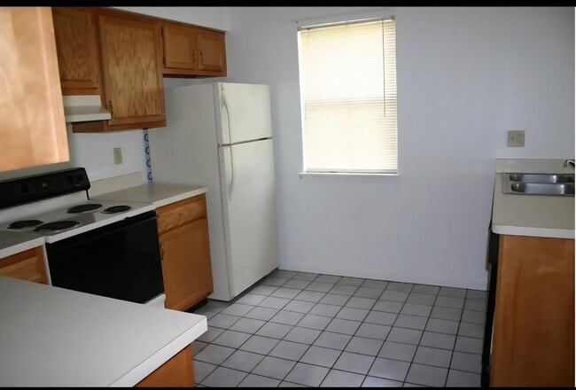 Building Photo - 2045 Rolling Meadows Ln