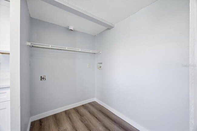 Building Photo - 713 Washington Palm Loop