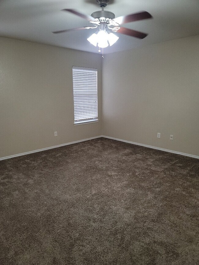 Building Photo - 3/2/2 coming soon in Burleson