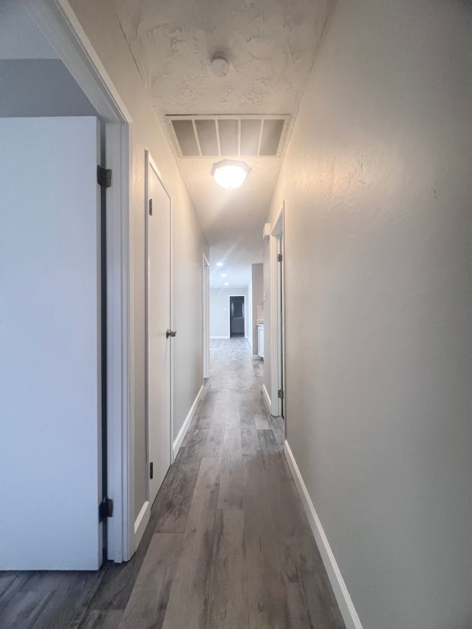 Building Photo - 3912 Manorwood Dr