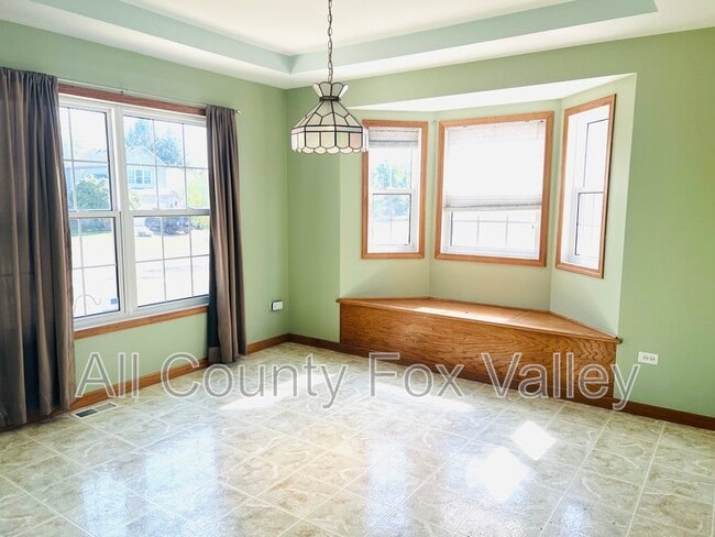 Building Photo - 16018 Fairfield Dr