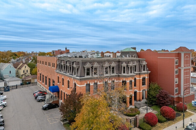 Building Photo - The Knights @ 506 Delaware