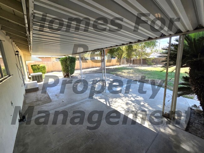 Building Photo - 669 W Kanai Ave