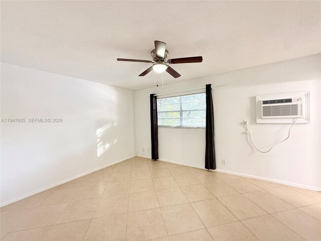 Building Photo - 10 SE 9th Ave