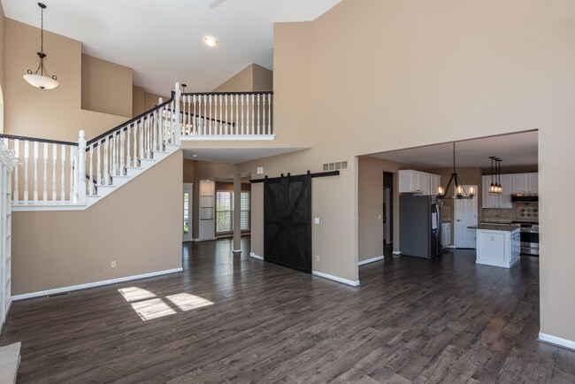 Building Photo - 720 Vista Hills Ct