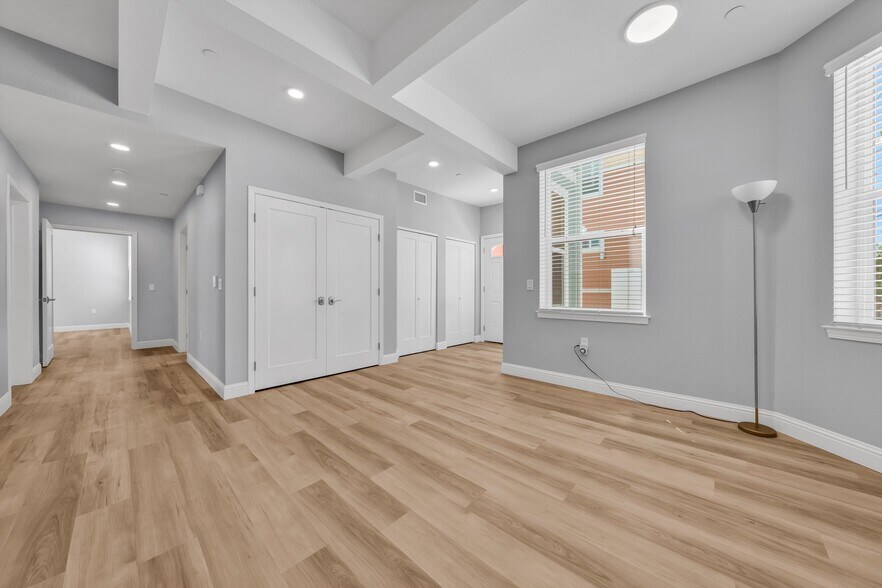 Building Photo - 2020 Dwight Way