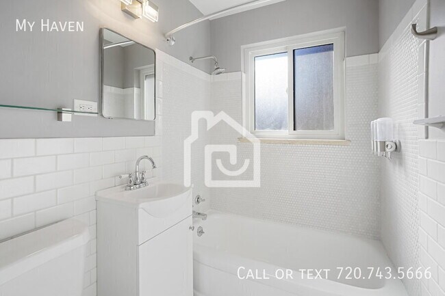 Building Photo - 2061 S Wolff St