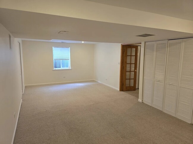 Building Photo - 211 Valley View Dr
