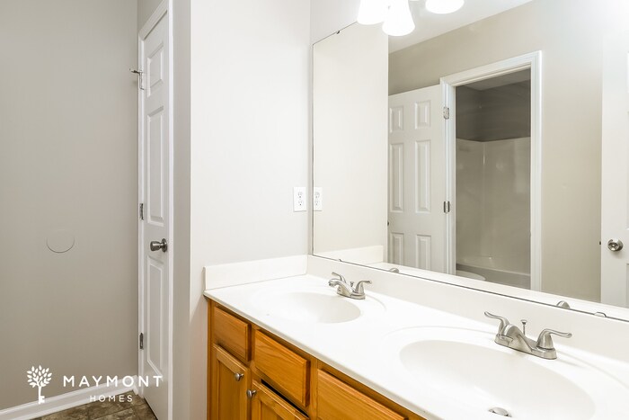 Building Photo - 1928 Bromwich Rd