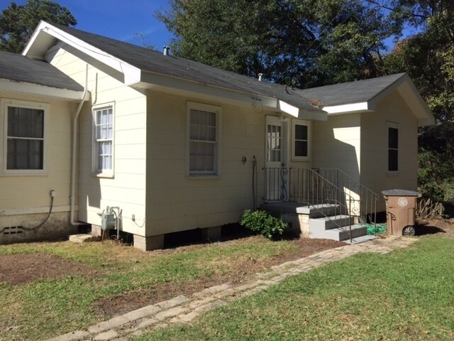 Building Photo - Midtown 2/1 Garage