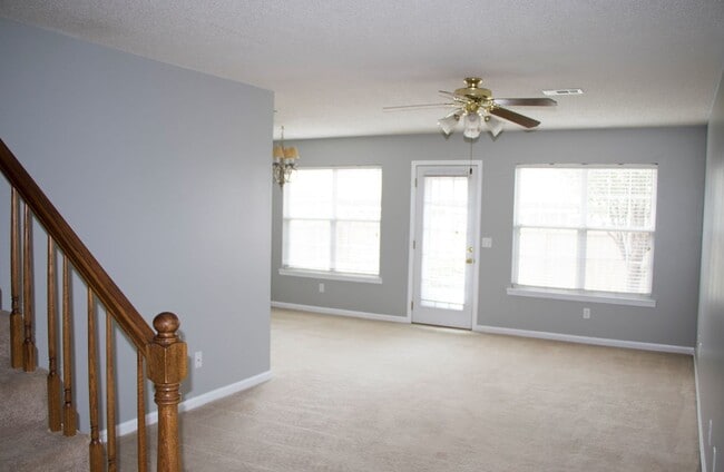 Building Photo - Quail Hollow