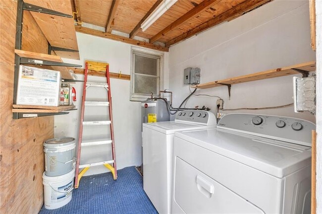 Building Photo - 931 SW 21st Ct