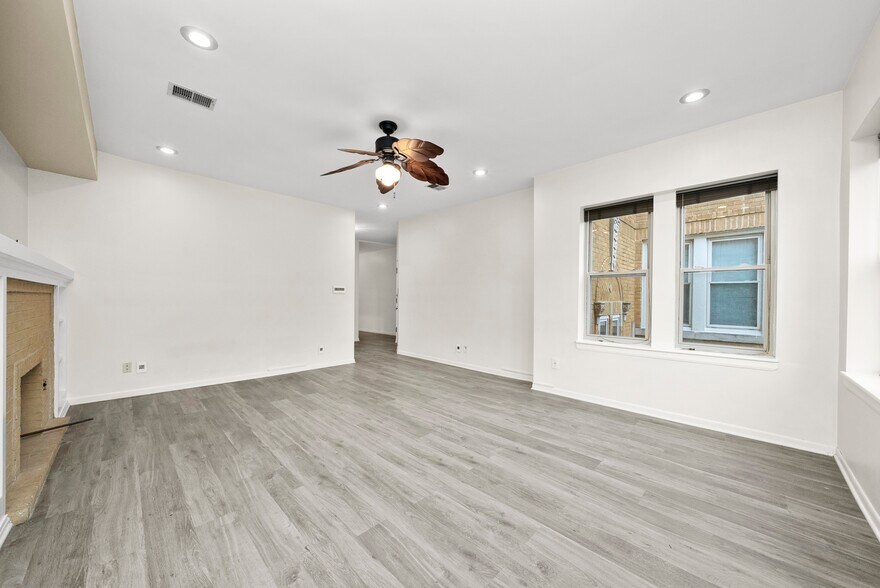Building Photo - 2060 W Fargo Ave