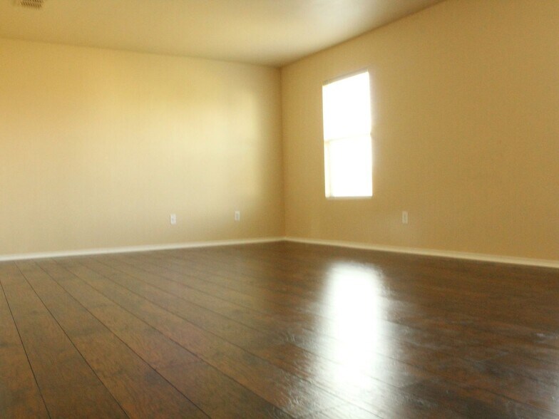 Building Photo - 12800 Cedar Hollow Dr