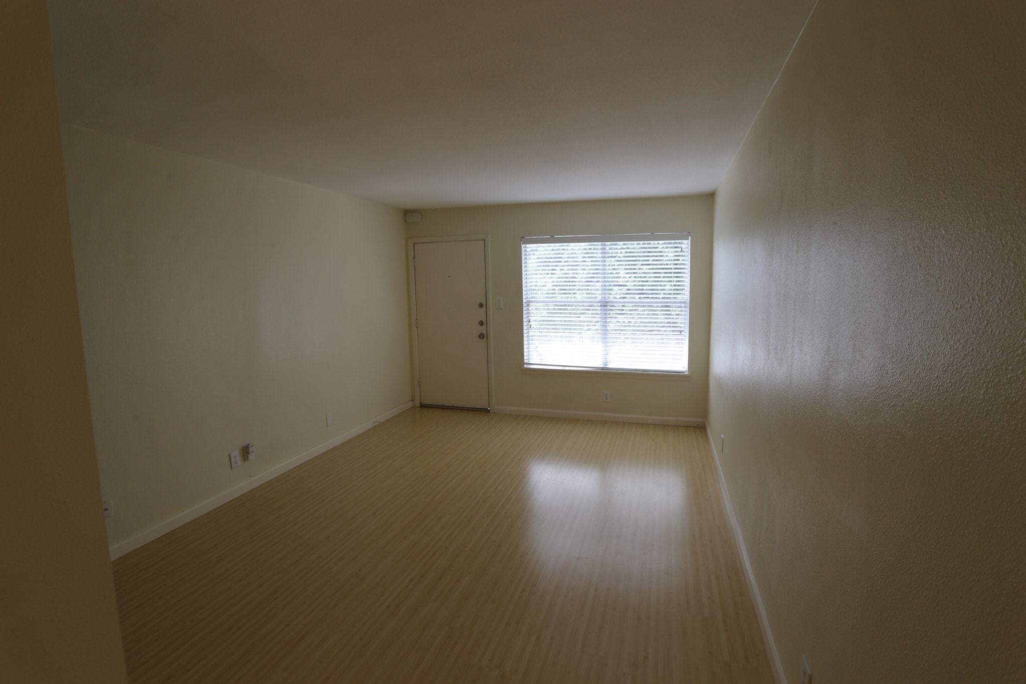 Living Room - 300 Crockett St