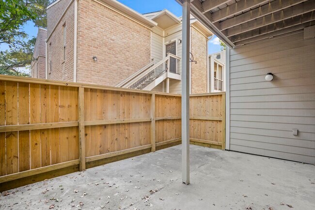 Building Photo - 2001 Bering Dr