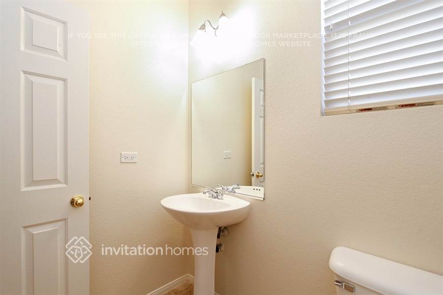 Building Photo - 2515 Wellworth Ave