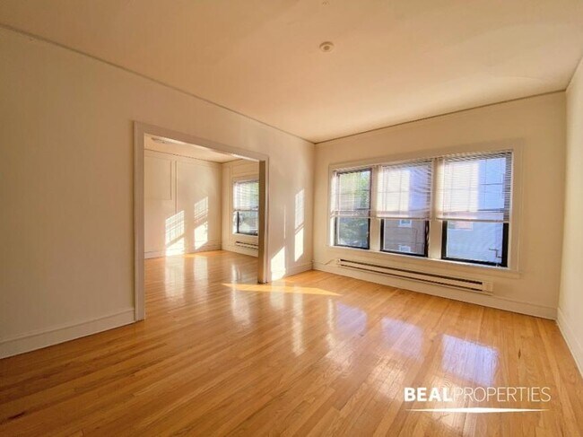 Primary Photo - 1 bedroom in EVANSTON IL 60202