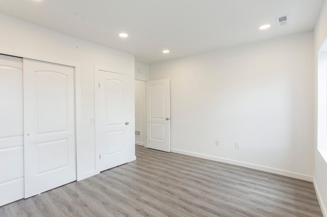 Building Photo - 2131 N 8th St
