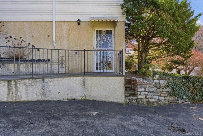 Building Photo - 166 Park Hill Ave