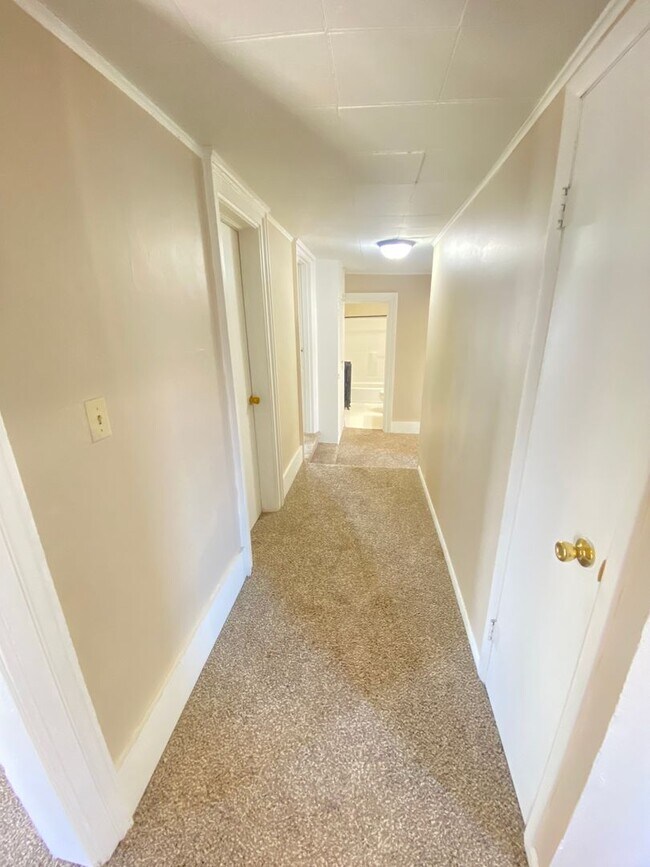 Building Photo - 217 W Irving Ave