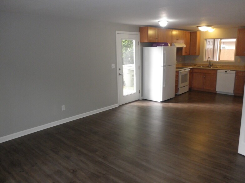 Building Photo - 3845 Northwest Chemult Place