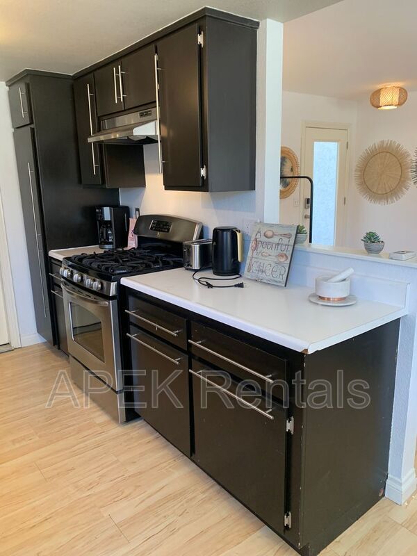 Building Photo - 61493 Desert Air Rd