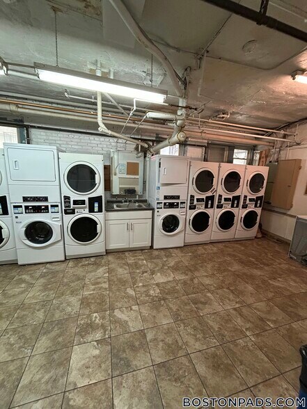 Building Photo - 127 Washington St