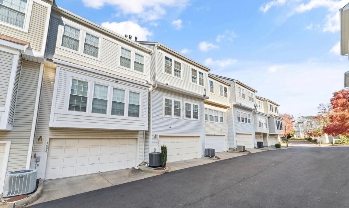 Building Photo - 4094 Fountainside Ln