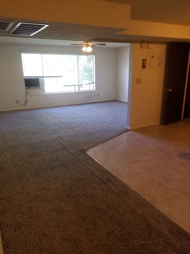Building Photo - SINGLE FAMILY HOUSING -  2 bed/1 bath just off of University Parkway in Orem