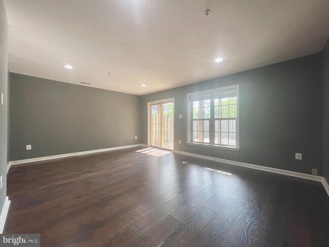 Building Photo - 1155 Carinoso Cir