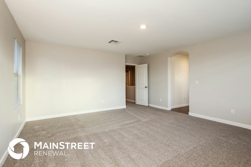 Building Photo - 2822 S 95th Dr