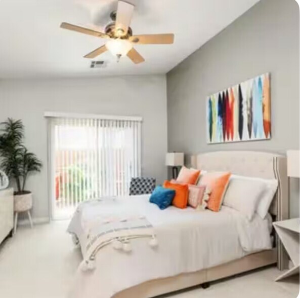 Building Photo - 53220 Avenida Navarro