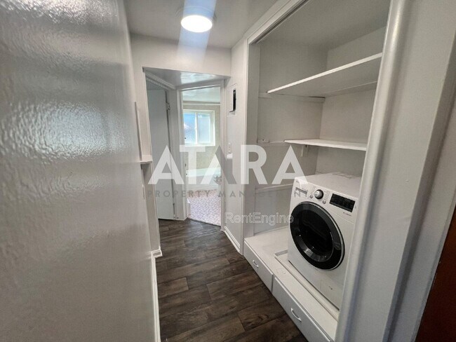 Building Photo - 177 W 300 N