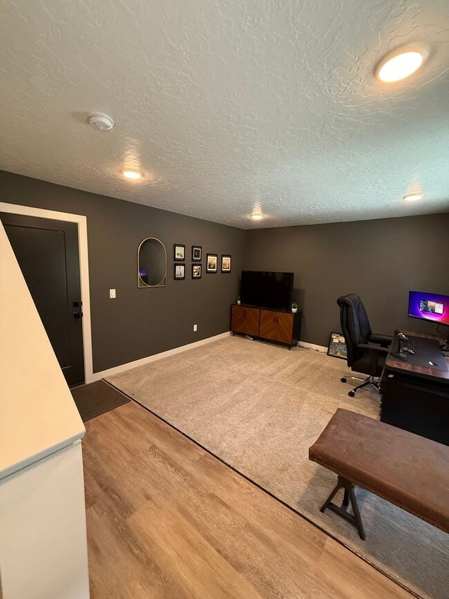 Building Photo - Charming 2BR Townhome in Centerville