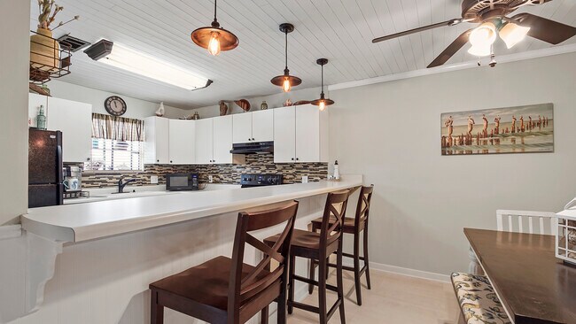 Building Photo - 155 Misty Cove