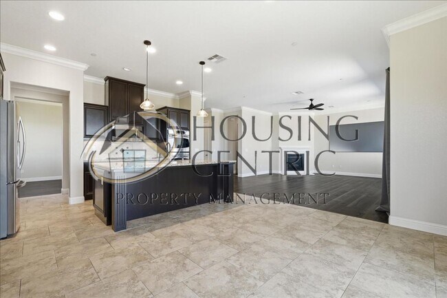 Building Photo - Executive Gated Rental with Stunning Views & Solar!