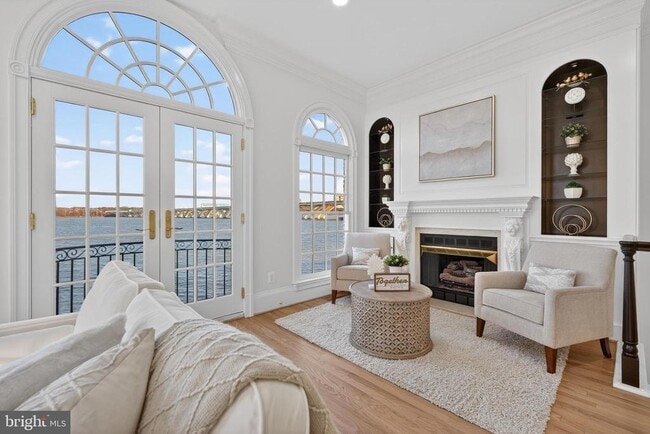 Building Photo - 700 Kahn Pl