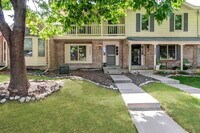 Building Photo - Lovely 4Bed / 4 bath townhome for rent in Centennial