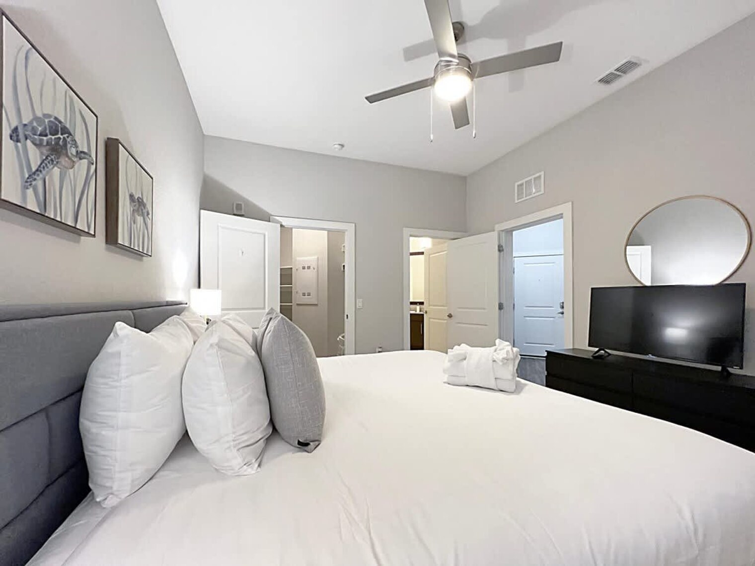 Building Photo - 2615 N Grady Ave