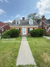 Building Photo - 13060 Rosemary St