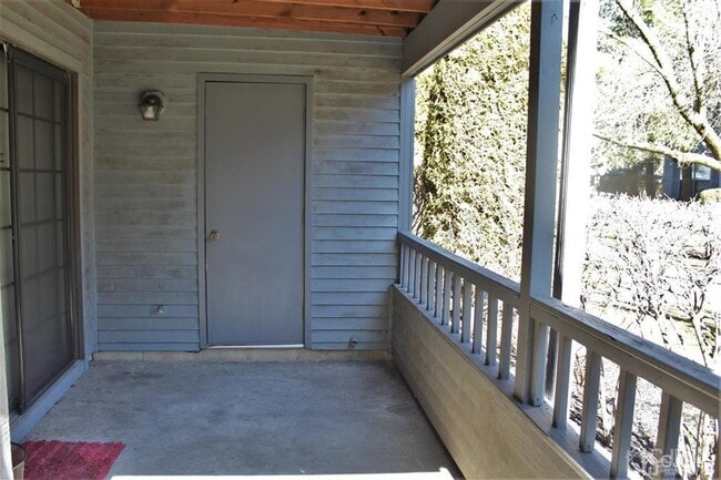 Building Photo - 1003 Woodhaven Dr