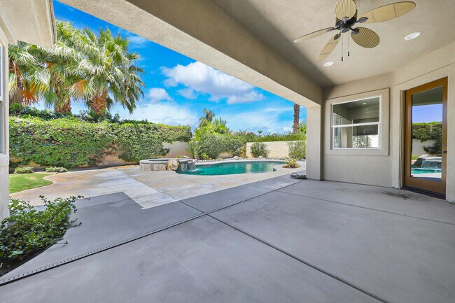 Building Photo - 112 Tesori Dr