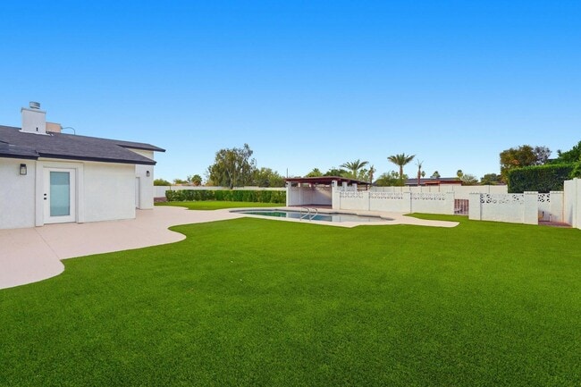 Building Photo - 6302 E Cochise Rd